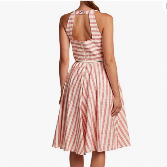 Eliza j - Picture 2 of 4